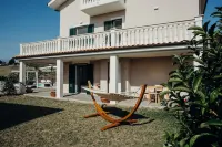 Di Luzio Holiday House