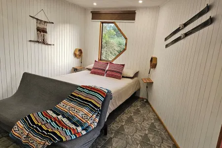 Eskiador Cabin with Villarrica Volcano View Отели рядом с достопримечательностью «Camping Montaña Linda»