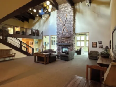 Charming Studio condo in Kirkwood