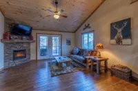 Deer Lodge cabin with loft and Gameroom