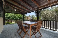 Seaside Serenity Retreat – Nea Makri by ΜΡS Hotels in Marathon