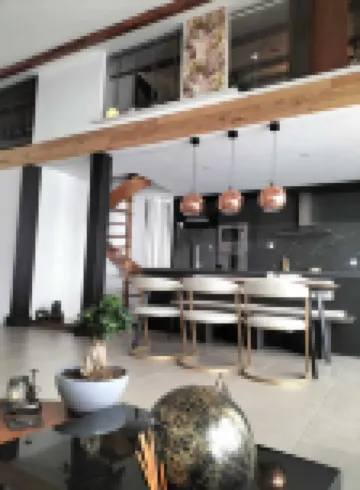 Spacious, comfortable loft 10 min from Avignon and St Remy de Provence.