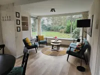 Cozy bungalow with large, fenced garden in natural surroundings Hotels in Aa en Hunze