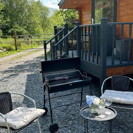 Cabin at the foot of Snowdon