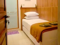 Cabin Hotel Bhayangkara Các khách sạn ở Ngampilan
