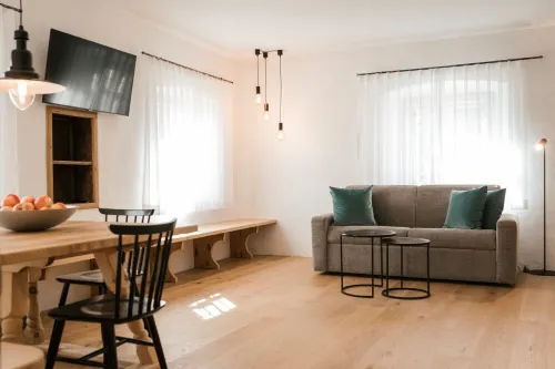 Modern&Historic Apartment "Ludwig" in Südtriol, Nals Hotels in Nalles