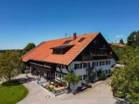 Modern farmhouse for 10 people Hotels in Nesselwang