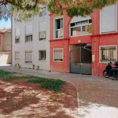 Quiet 1-Bed with Office Space, Saint-Cyprien, 200m to Metro Hotel Exterior