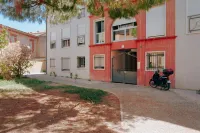 T2 Calme Avec Espace Bureau - Quartier Saint-cyprien à 200m du Métro Hotels in Saint-Cyprien