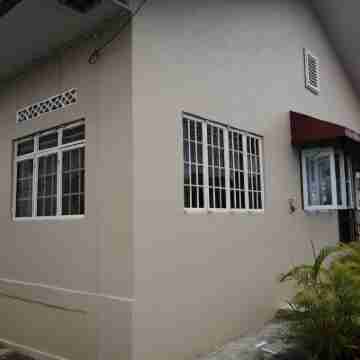 Beautiful 4 bedroom home & additional 2 bedroom detached guess house. Hotel Exterior