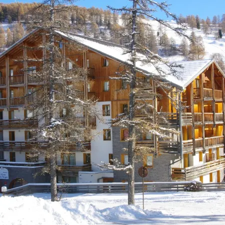 L' IDEAL at Ecrin des Neiges.