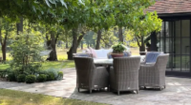 Luxury characterful home in 1 acre with pool in Burhill Park Golf Club, Surrey Hotels in Walton-on-Thames