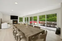 Spacious 6-bedroom house in lovely Amagansett North/East Hampton  with w/pool