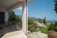 Vacation home with amazing view of aegean sea and big relaxing yard/pet friendly Hotels in Mouresi