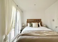 Calella downtown with swimming pool 100m from the beach Hotels in Camprodon