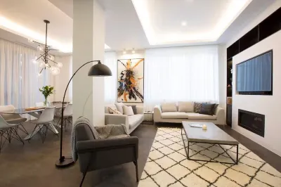 The Block -Spacious and Luxurious 4 bed Apartment Hotels near 14 Degrees Cafe