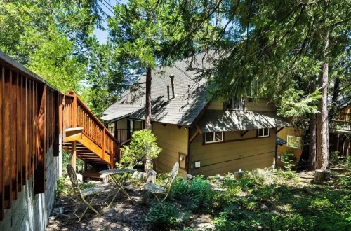 Views! Sunsets! Amenities! A-Frame Cabin Sleeping 8 Guests. Come Relax & Unwind!