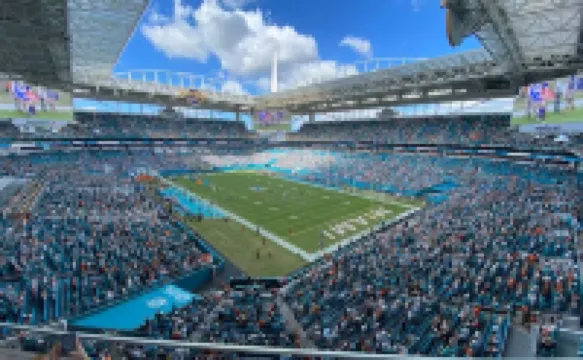 Romantic Heaven, Hot Tub, BBQ, 5 Min to Hard Rock Stadium, 15 Min to Beach