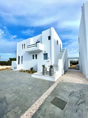 Charming 2-bedroom house with AC and WiFi in welcoming Kastraki Hotel dekat Oskelos Tower