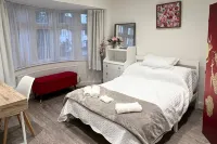 Stylish Cosy Flat in London