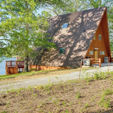 Lakefront A-Frame Cabin with Community Perks