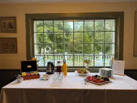 Sea Meadow Inn - breakfast