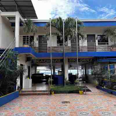 Mangos Beachfront Resort Hotel Exterior