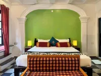 Le Chateau Hotels near Bharathi Park