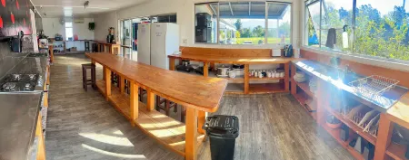 Happy Apple Backpackers Отели рядом с достопримечательностью «Nelson Tasman Air»