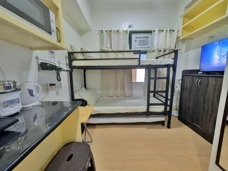Studio Unit at the Center of Alabang Отели рядом с достопримечательностью «Сейнт Джеймс Грэйт Пэриш»