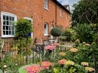 Historic Cottage in Heart of Farnham nr the Castle Hotels in Farnham