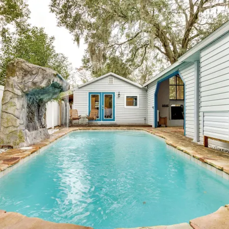 Mt Dora Couple's Retreat w/ Shared Pool!