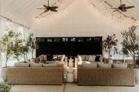 Huge Charlotte Farmhouse Villa 25 minutes from downtown!