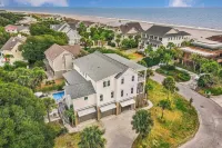 1Blck to Beach Pool Firepit Outdoor Kitchen Game Room Pelican by AvantStay Hotel a Isle of Palms