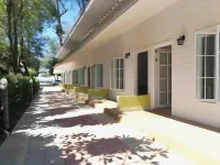 Blue Shore Cottage Hotels in Sikao