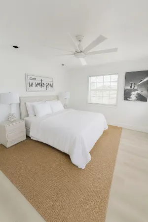 Welcome to Castillo Del Mar. A peaceful, salty newly remodeled ocean front home!