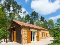 Blanquefort Nature Stay Hotels in Blanquefort-sur-Briolance
