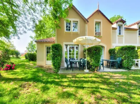 4 Room House 8 People - Prestige