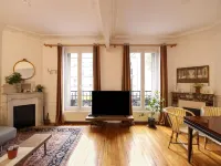 Apartment in Paris near Line 14 Metro