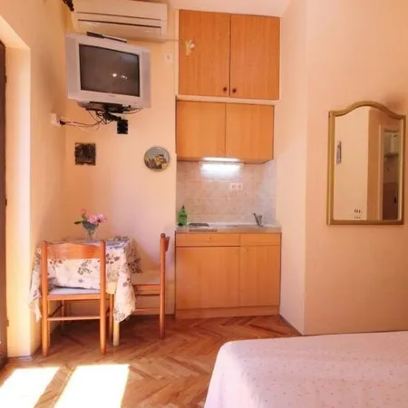 Apartments Magda- Standard Backside Studio Apartment (Apartment 5)
