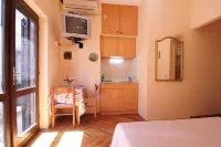Apartments Magda- Standard Backside Studio Apartment (Apartment 5) - 2-Star