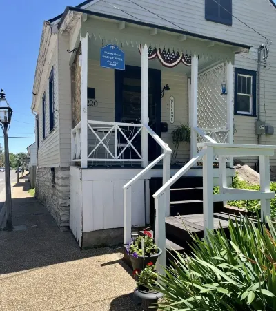 Rivertown Retreat Dufour HouseSleeps 4