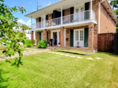 Charmed New Orleans Lakeview Neighborhood Living Hotels near Saint John Park