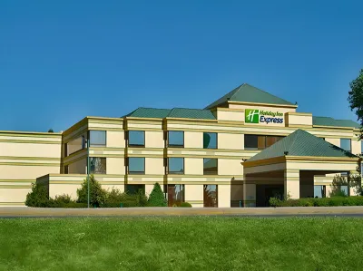 Holiday Inn Express Concepcion Hotels in 