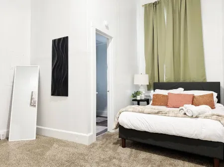 The Harrison D / Steps from EVV Riverfront 1BD/1BA Apartment