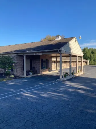 Country Squire Inn and Suites