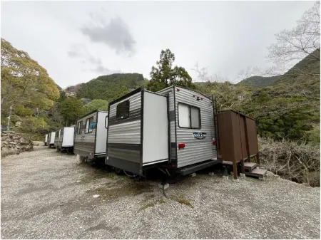 WASABI VILLAGE Отели рядом с достопримечательностью «Seaside Base ARARI シーサイドベース安良里 グランピング»