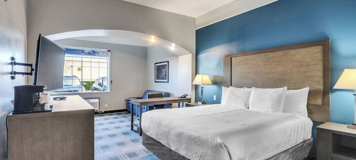 Platinum Inn & Suites Webster Hotels in Webster