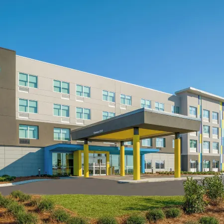 Tru by Hilton Savannah Airport