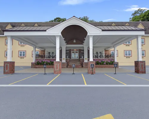 The Roslyn, Tapestry Collection by Hilton Hotels in North Hempstead
